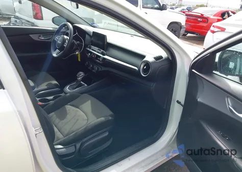 2023 Kia Forte Lxs z USA, uszkodzony, nr VIN 3KPF24AD5PE650070